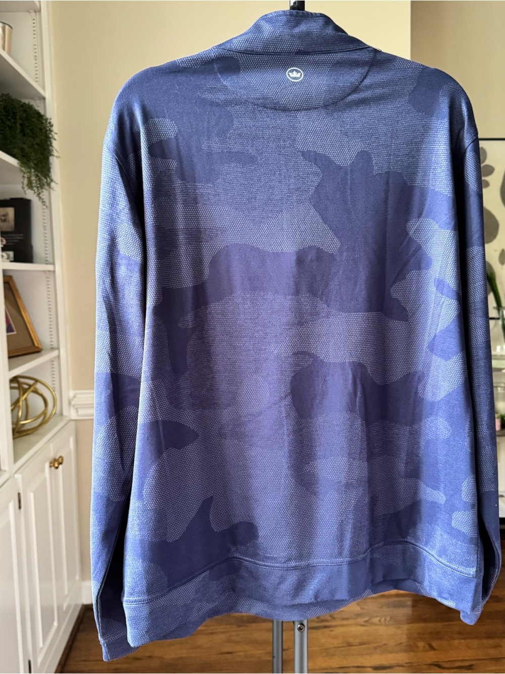 Peter Millar Crown Sport Perth Camo Performance
Quarter-Zip Pullover Navy XL - Picture 6 of 6
